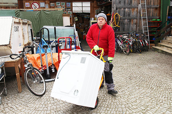 Dauerflohmarkt jeden Dienstag und Donnerstag in der Goethestraße 93